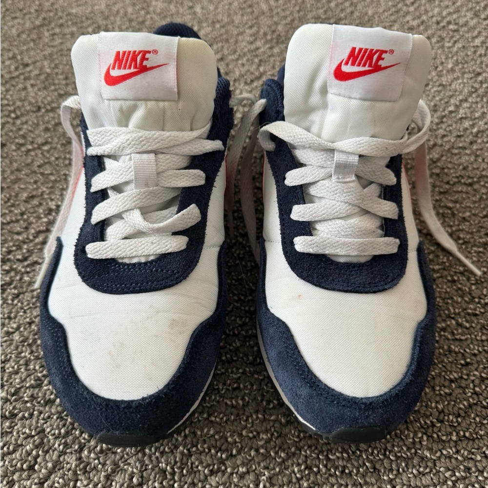 Nike Kids White and Blue Sneakers sz 5